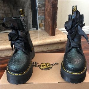 **NEW**Dr.Martens Molly Glitter Platform Boot